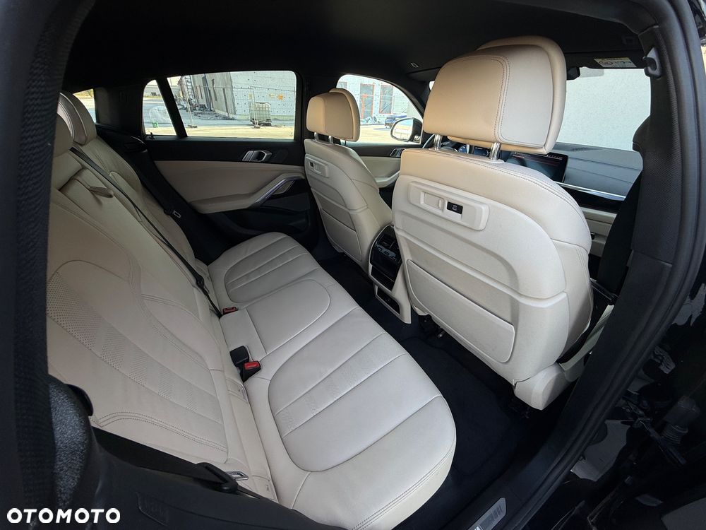BMW X6 M50i - 40