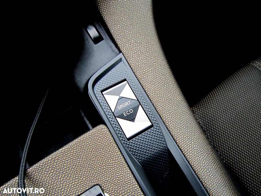 DS Automobiles DS 7 Crossback - 31