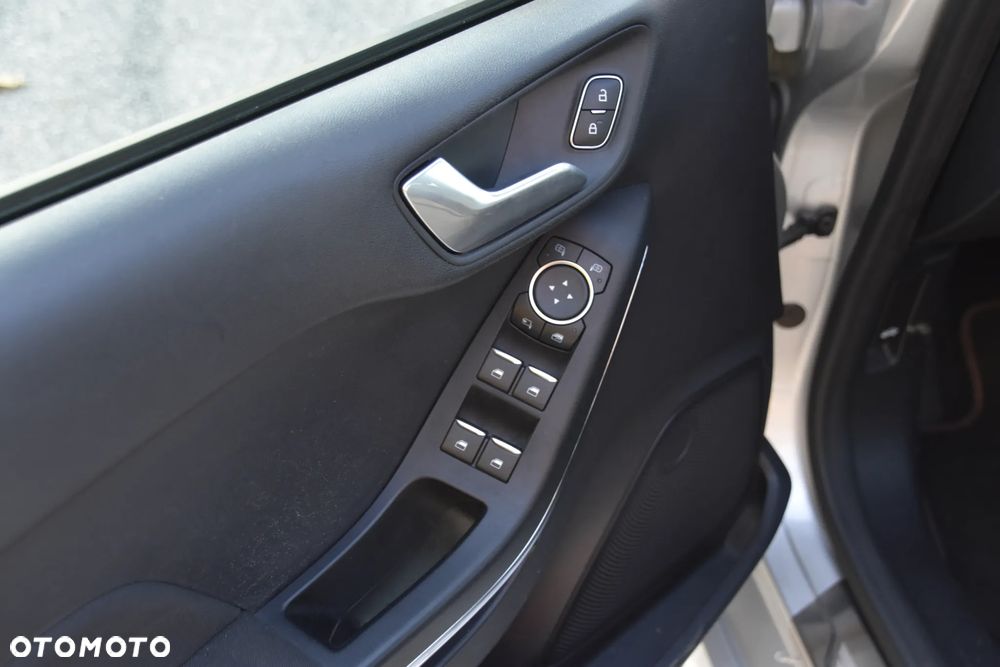 Ford Fiesta - 35