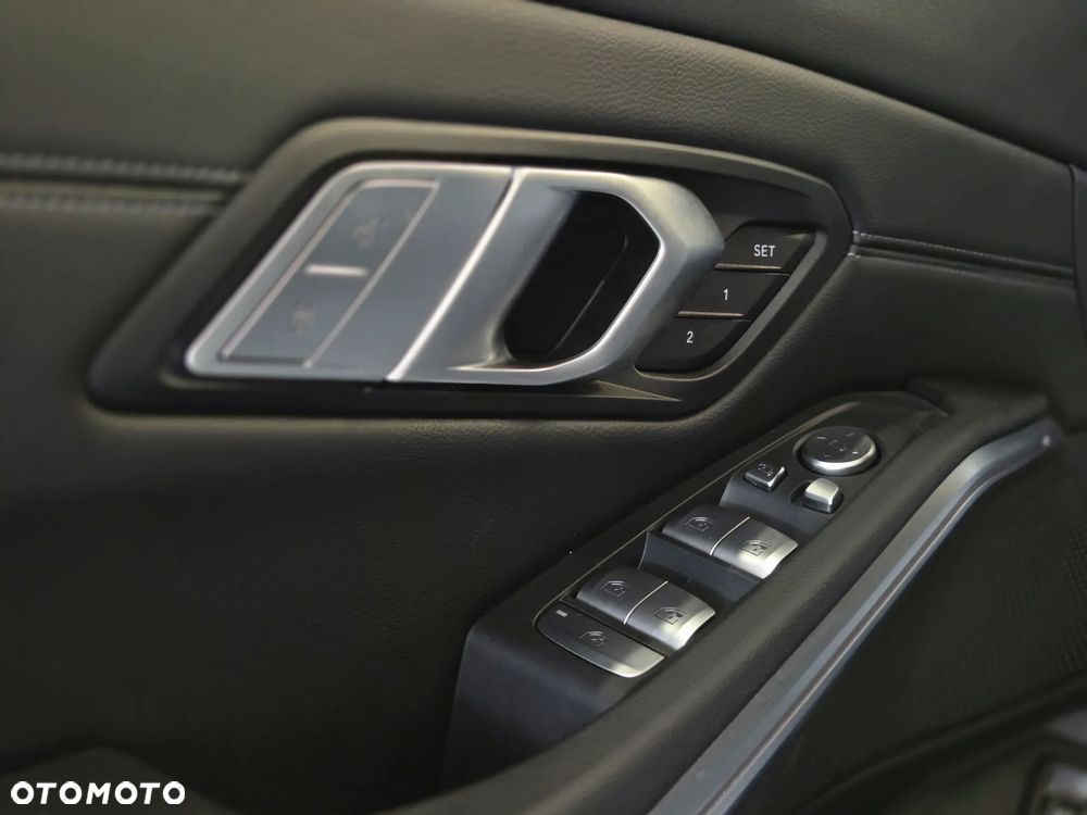 BMW Seria 3 M340i xDrive sport - 21