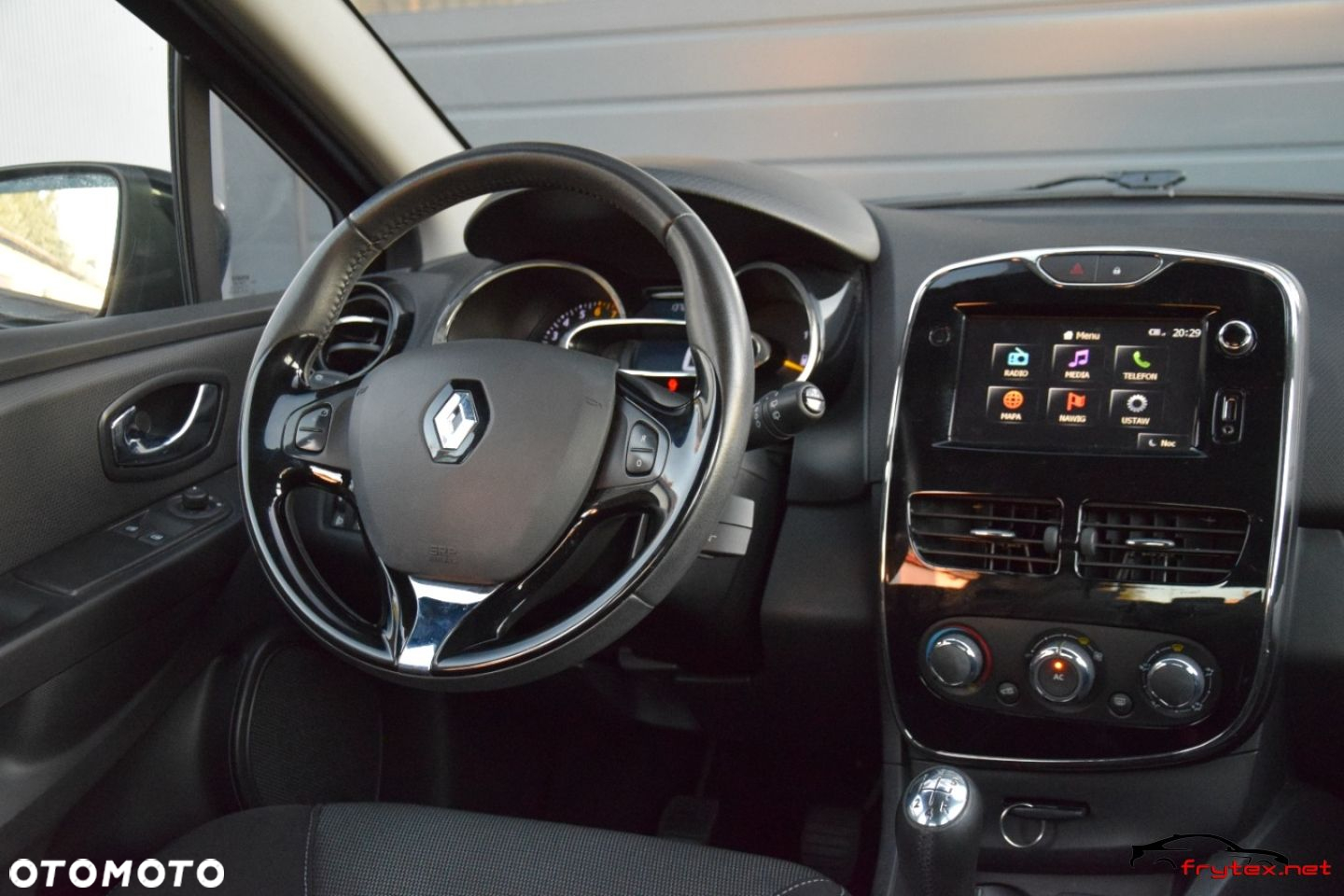 Renault Clio - 28