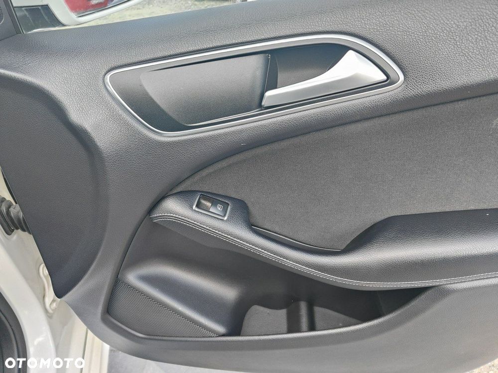 Mercedes-Benz Klasa B 180 d 7G-DCT Edition - 23