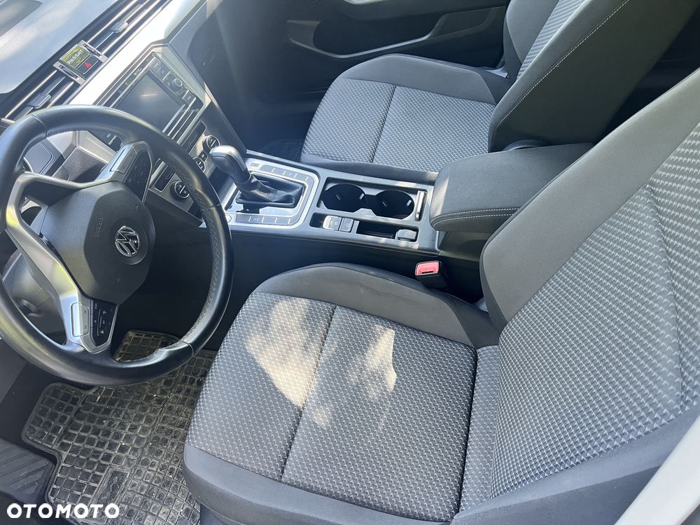 Volkswagen Passat - 5