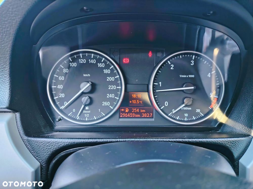 BMW Seria 3 318d - 11