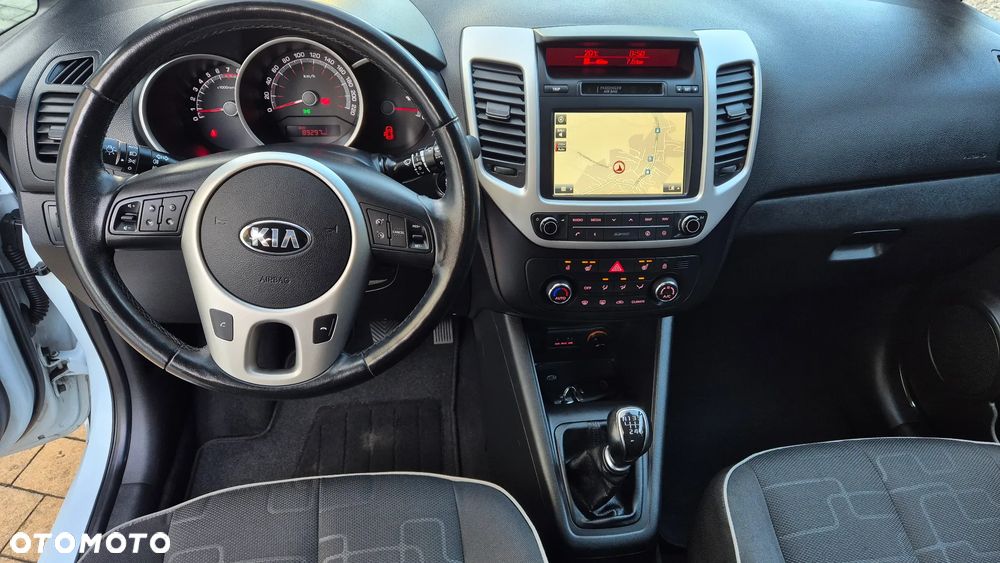 Kia Venga - 32