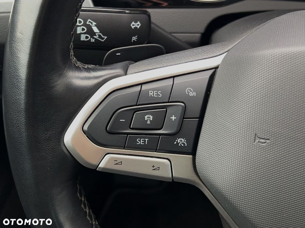 Volkswagen Passat - 20