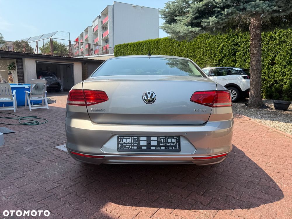 Volkswagen Passat 2.0 TDI (BlueMotion Technology) Highline - 8