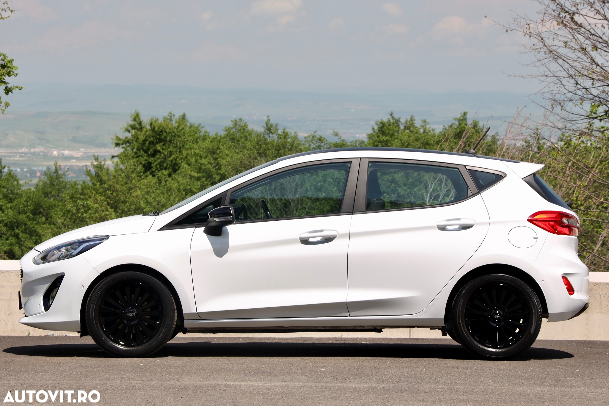 Ford Fiesta 1.0 EcoBoost Powershift Trend - 39