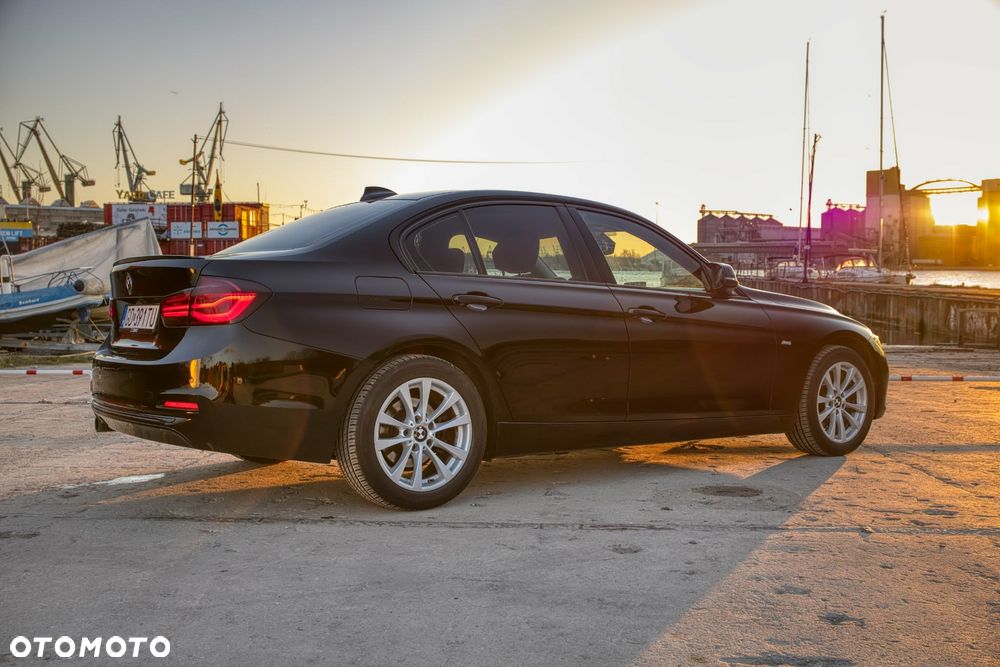 BMW Seria 3 318i Sport Line - 6