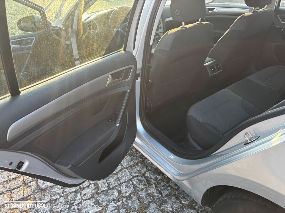 VW Golf Variant - 16