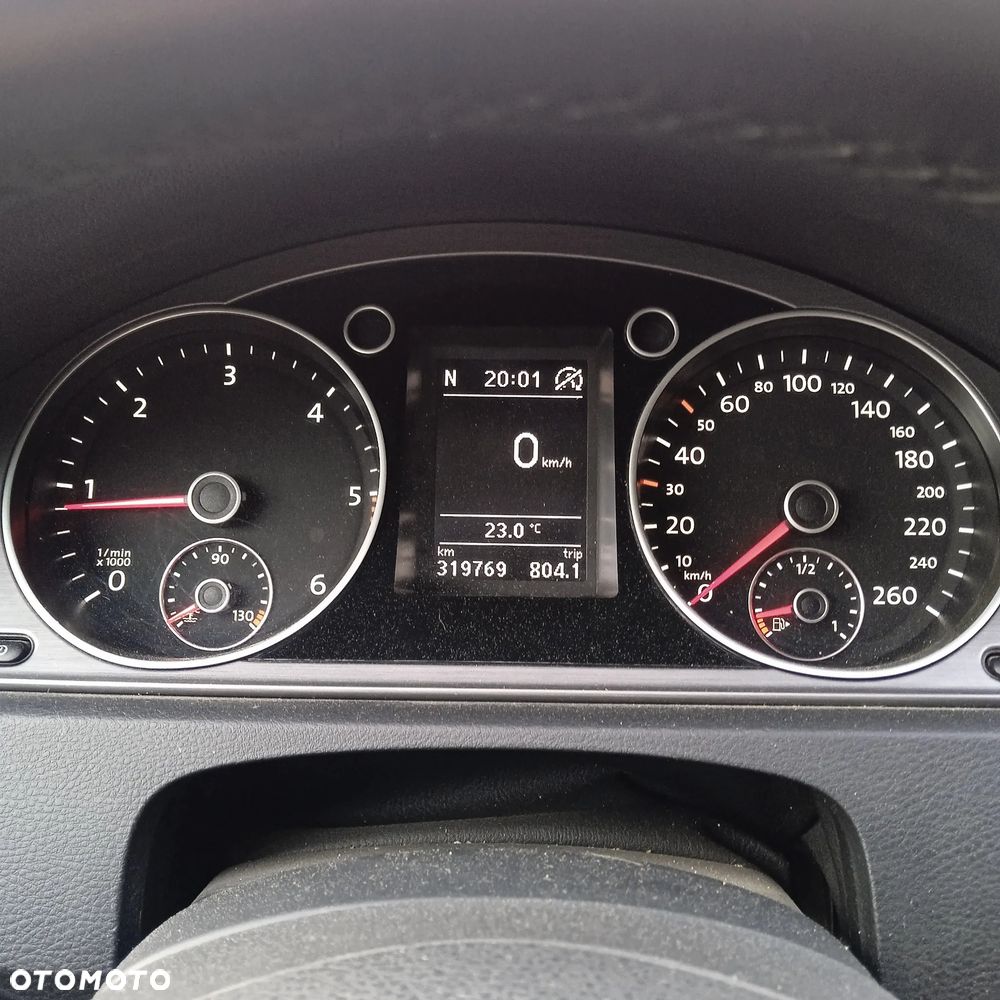 Volkswagen Passat 2.0 TDI Comfortline - 26