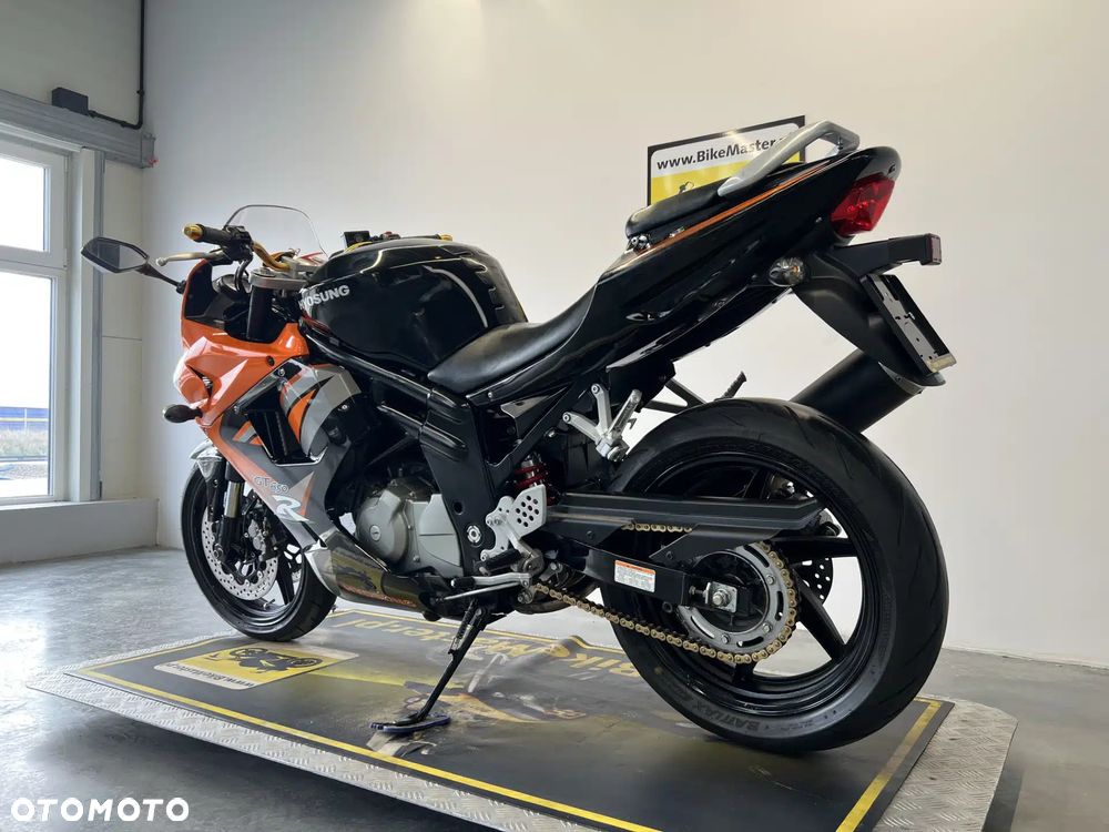 Hyosung GT Comet - 6