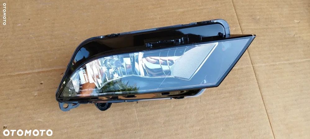Seat Toledo III 6J9941702A 2012- Halogen Przeciwmgielny H8 Prawy Nowy Oryginał