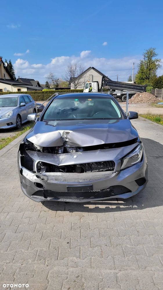 Mercedes-Benz CLA 200 7G-DCT UrbanStyle Edition - 8