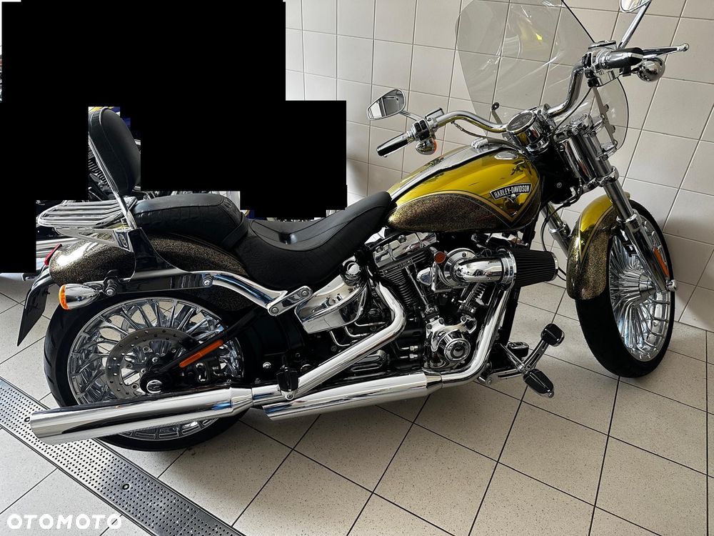 Harley-Davidson Softail Breakout - 1