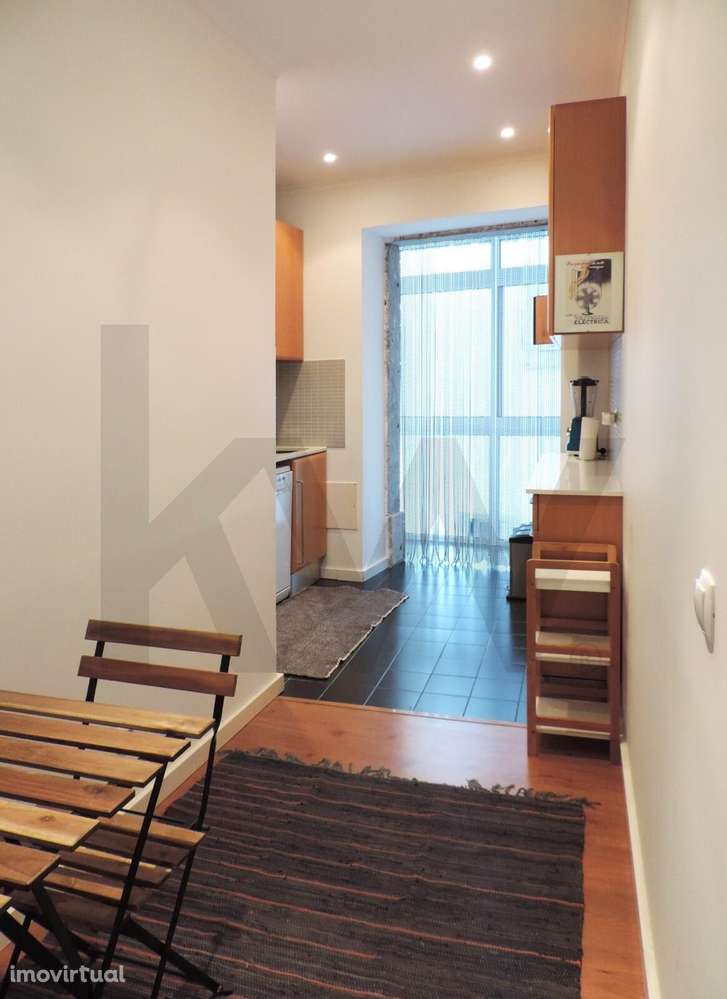 Onde o Coração de Lisboa Bate com Calma: O Teu Refúgio no Largo dos Tr - Grande imagem: 4/21