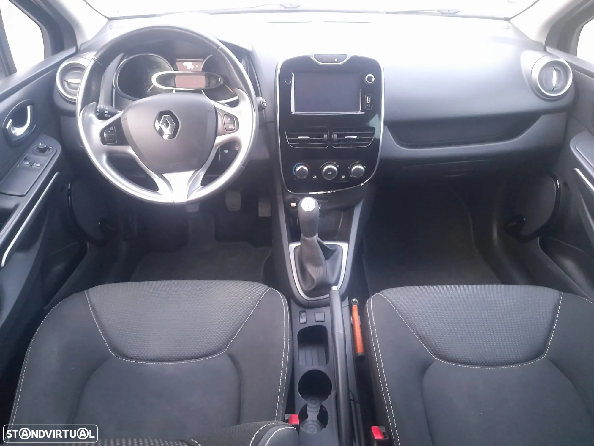 Renault Clio Sport Tourer (Energy) dCi 90 Start & Stop INTENS - 6