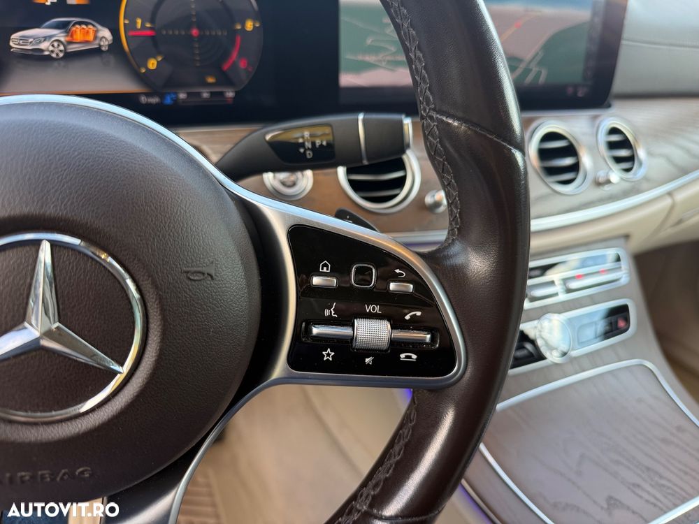 Mercedes-Benz E 220 d 4MATIC Aut. - 31