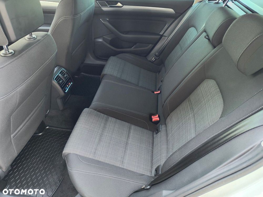 Volkswagen Passat 2.0 TDI EVO Business DSG - 13