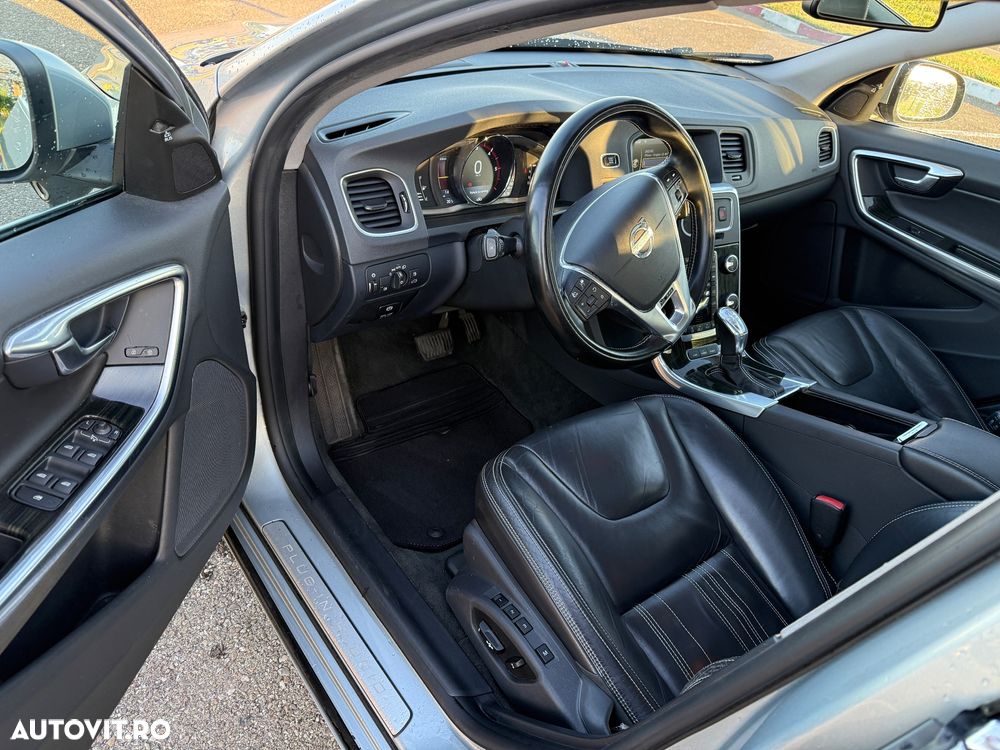 Volvo V60 D6 Plug-In-Hybrid AWD Geartronic Pure Limited - 6