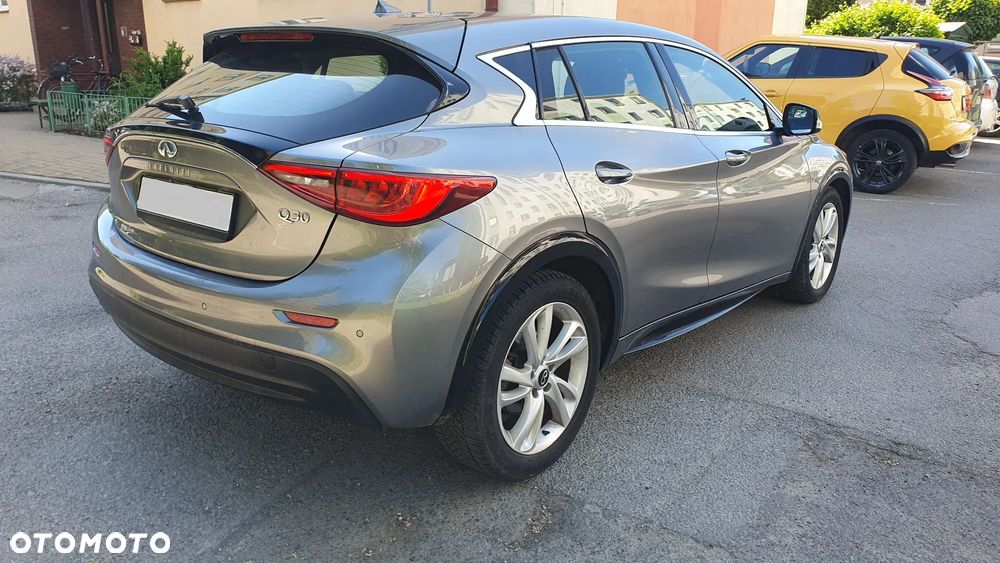 Infiniti Q30 1.5d DCT Business - 6