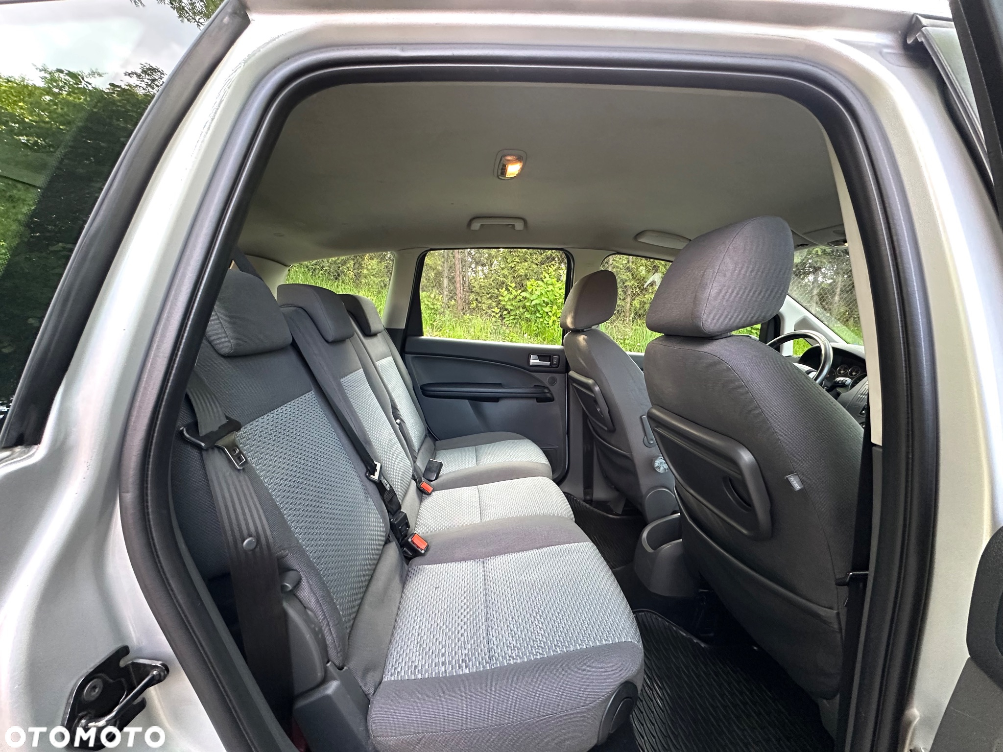 Ford Focus C-Max 1.8 TDCi FX Silver / Silver X - 26