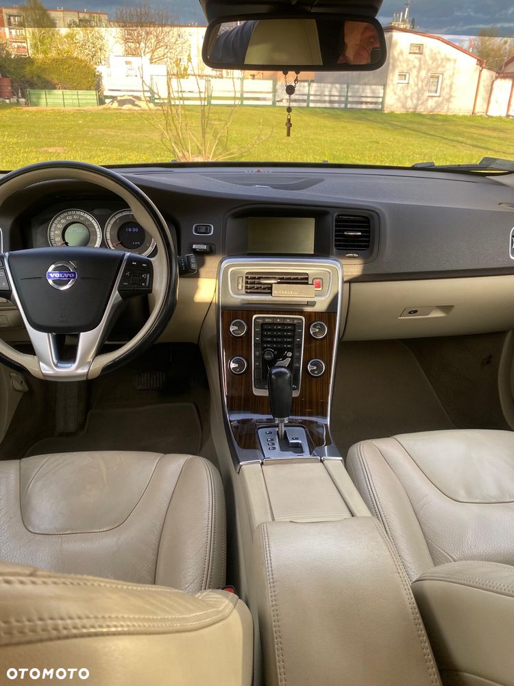 Volvo V60 D5 AWD Summum - 10