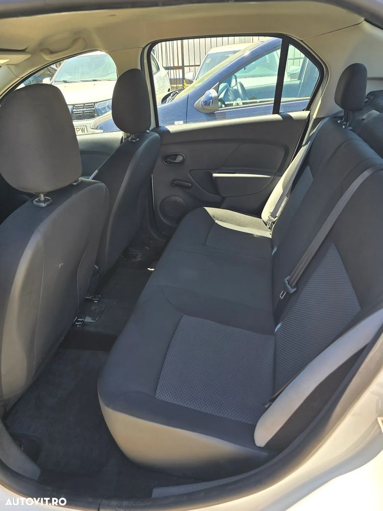 Dacia Logan - 10
