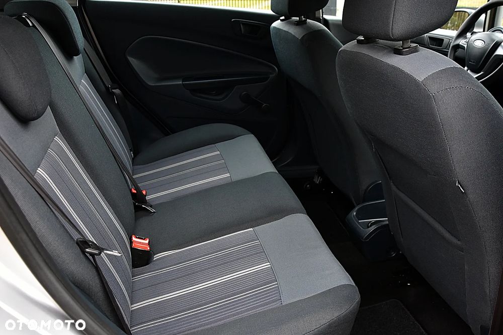 Ford Fiesta 1.25 Ambiente - 24