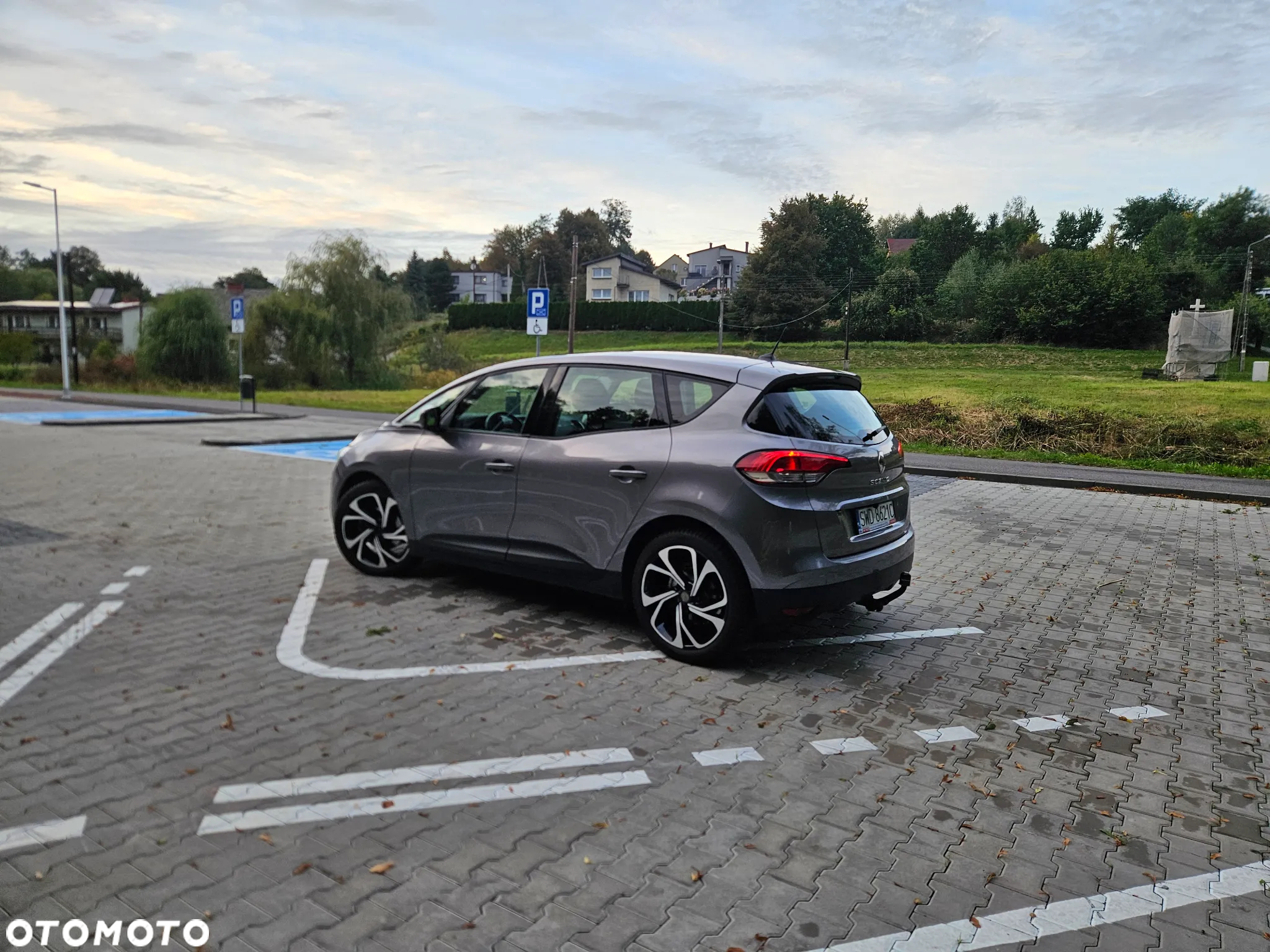 Renault Scenic 1.3 TCe FAP Zen - 21