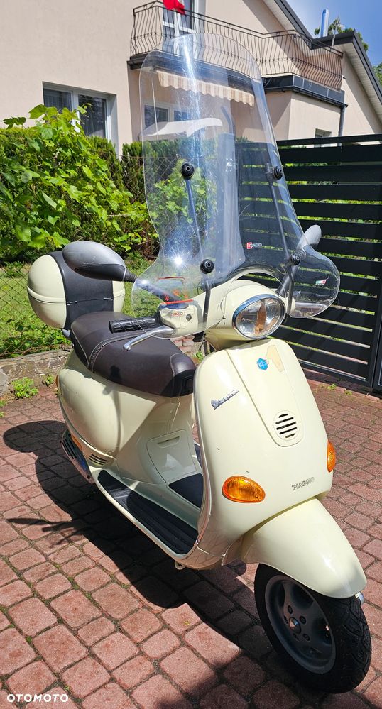 Piaggio Vespa - 2