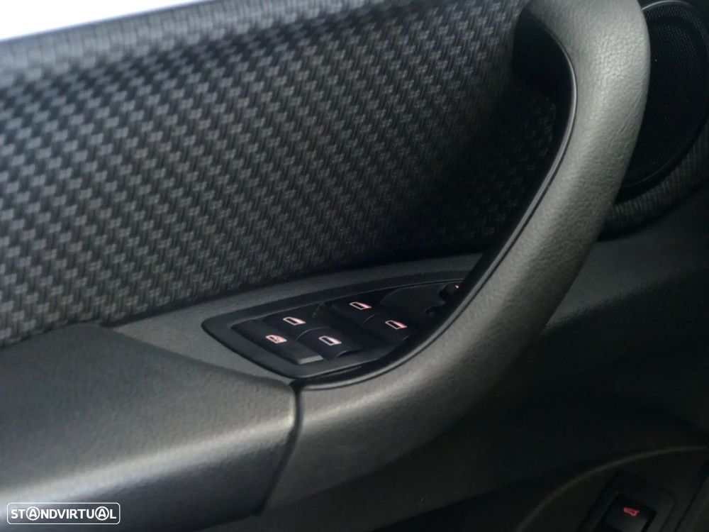 BMW X1 16 d sDrive - 33