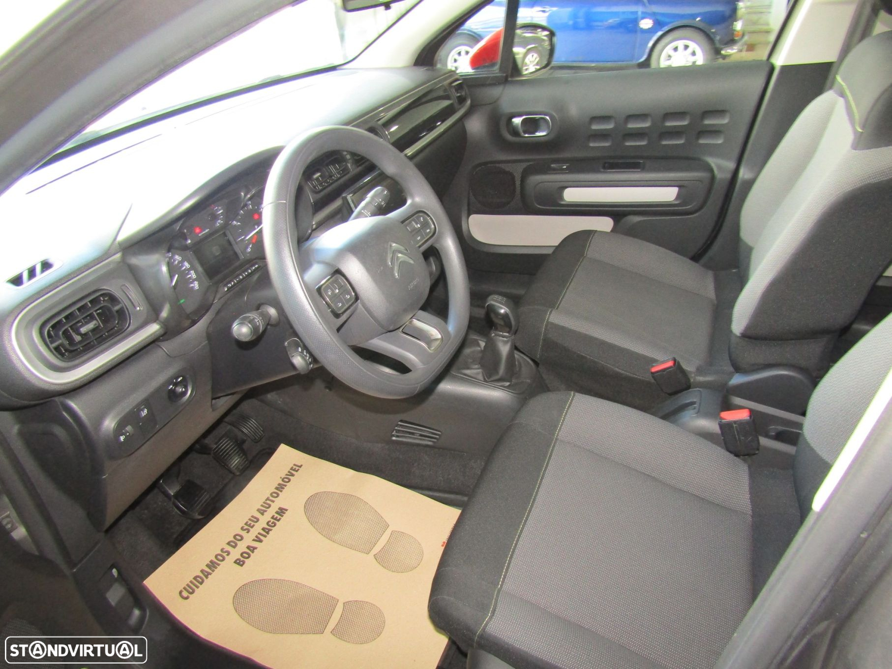Citroën C3 1.2 PureTech Shine - 10