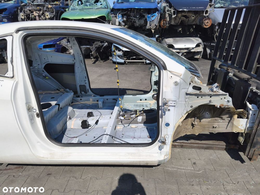 PRÓG PRAWY SŁUPEK ĆWIARTKA TOYOTA AYGO II 3D - 1