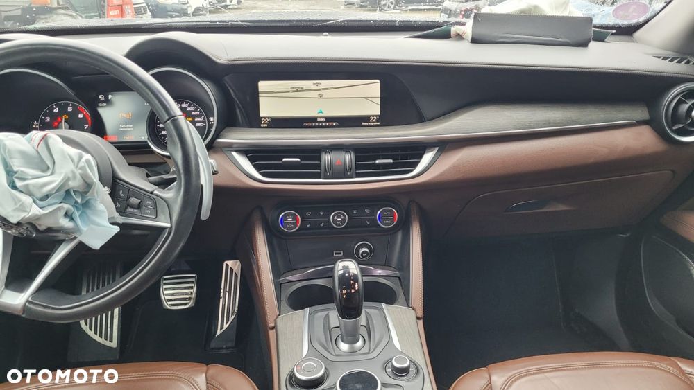 Alfa Romeo Stelvio 2.0 Turbo 16V AT8-Q4 Executive - 9
