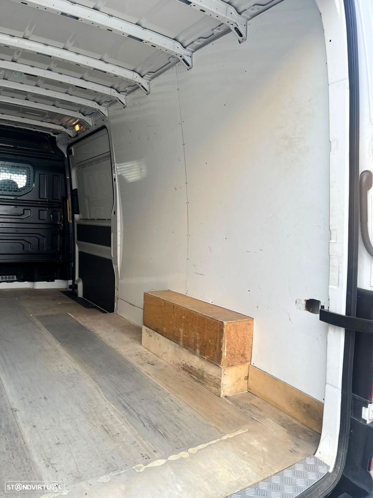 VW Crafter 35 2.0 TDI L4H3 Longo Tecto Alto - 23