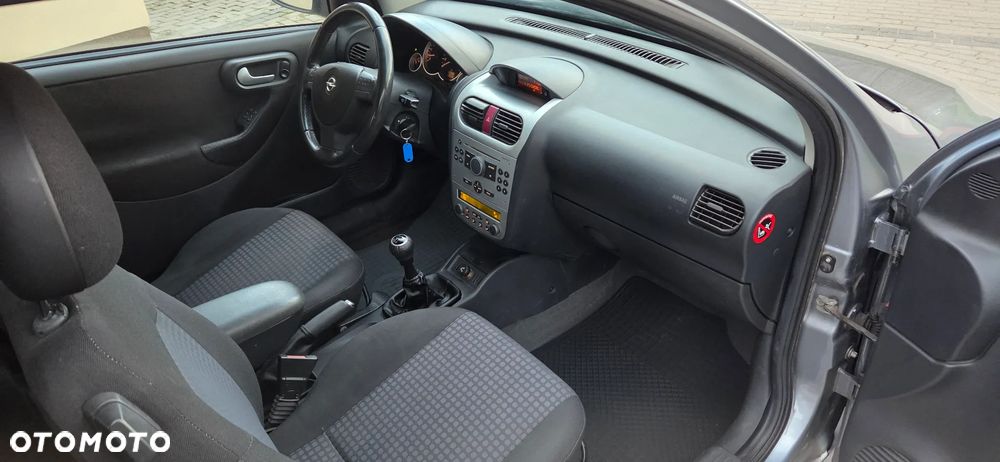 Opel Corsa 1.2 16V Cosmo - 6
