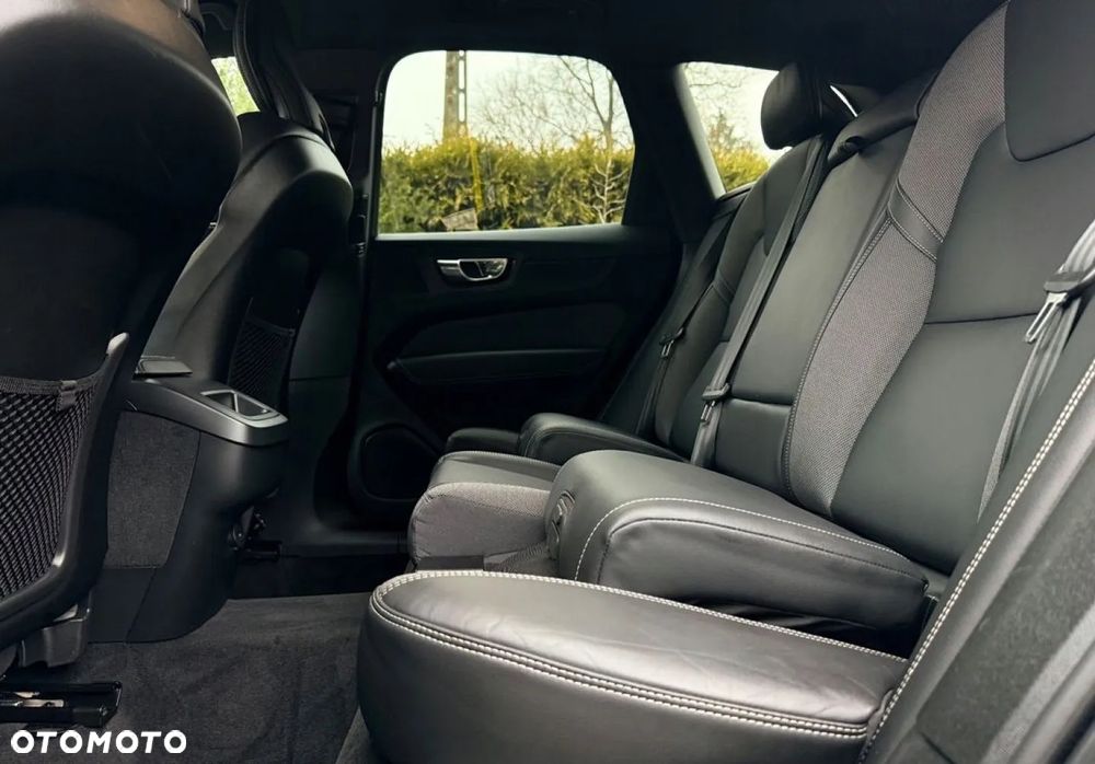 Volvo XC 60 B4 D Geartronic RDesign - 32