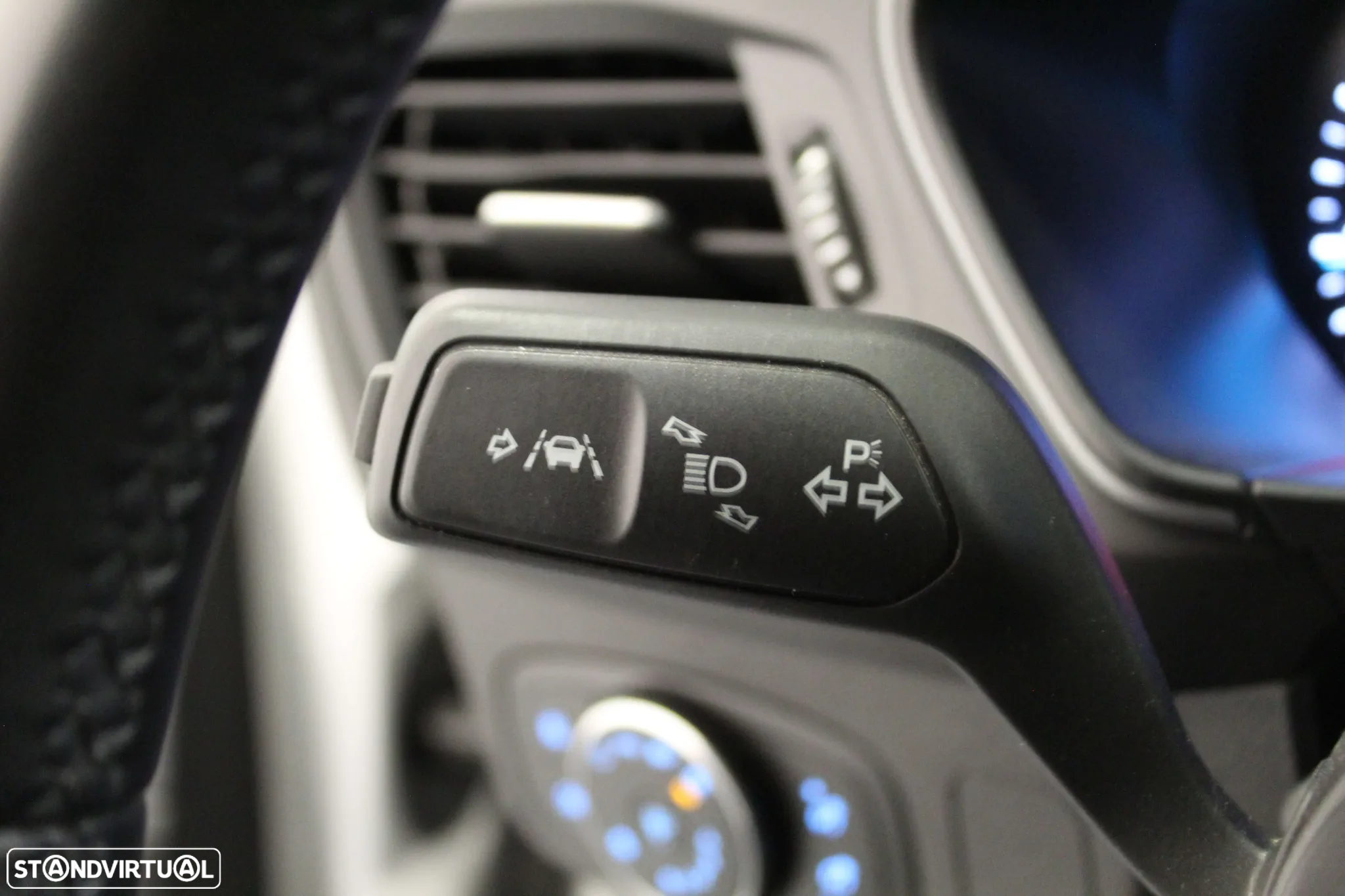 Ford Focus 1.0 EcoBoost MHEV Connected Design - 16