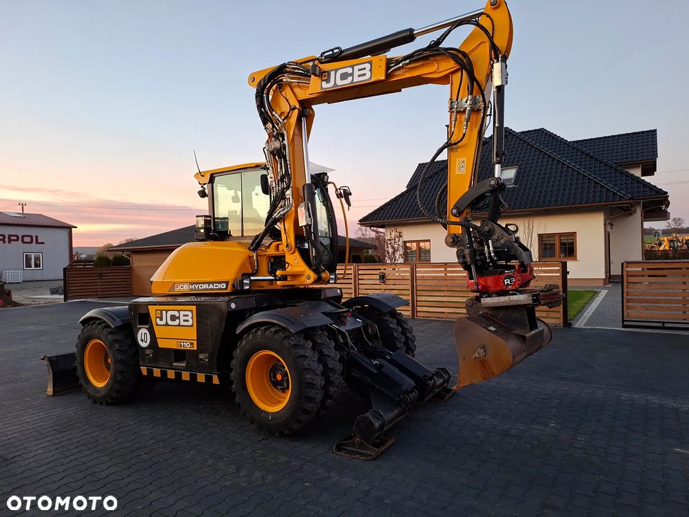 JCB HD110 ROTOTILT ze szczypcami HYDRADIG 110W - 7