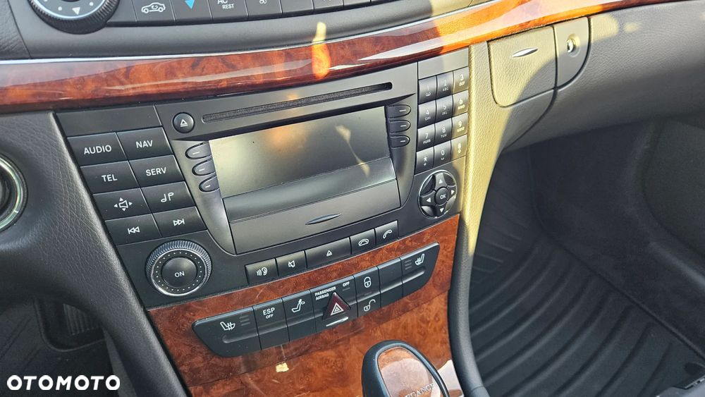 Mercedes-Benz Klasa E 320 Elegance - 24