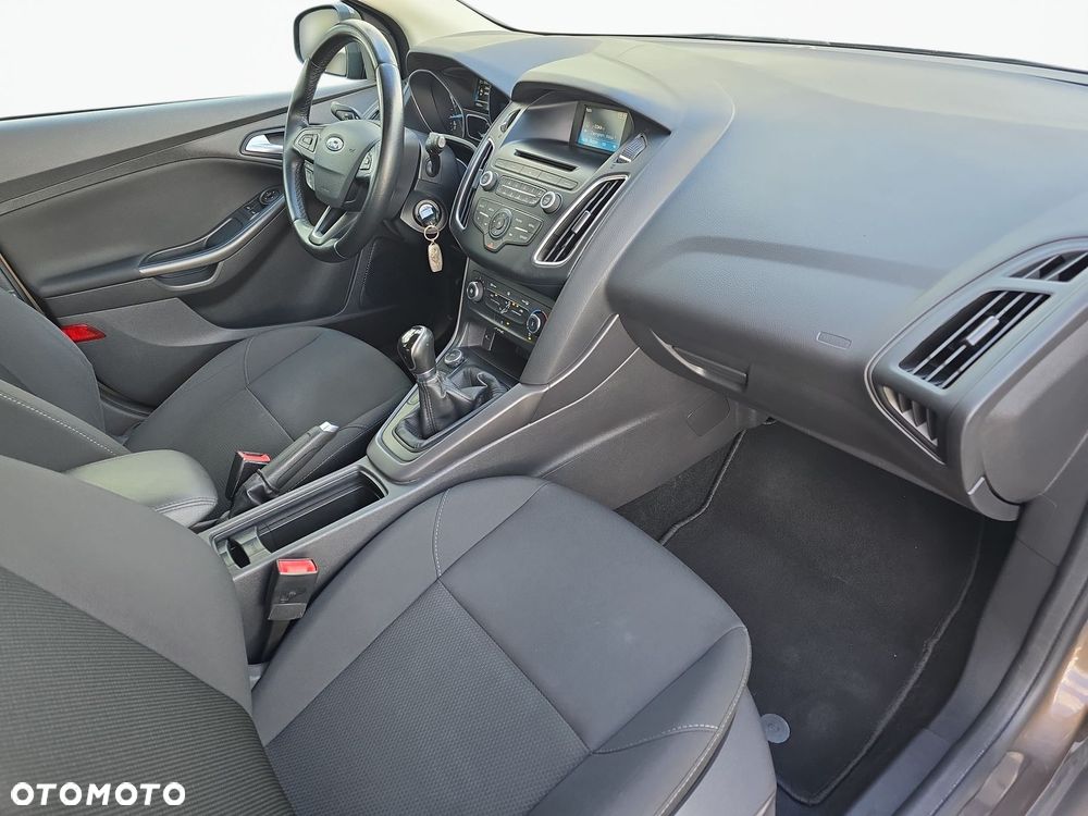 Ford Focus 1.0 EcoBoost Trend - 16