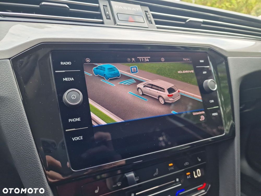 Volkswagen Passat - 37