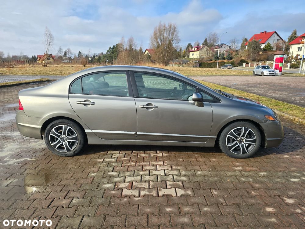 Honda Civic 1.8 Executive - 4