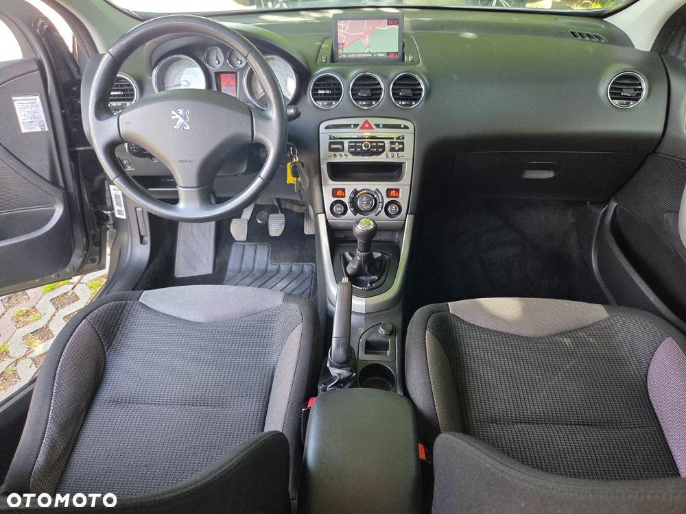 Peugeot 308 120 VTi Millesim 200 - 16