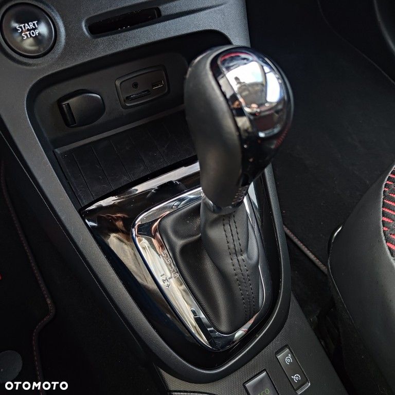 Renault Captur 1.2 TCe Helly Hansen EDC - 26