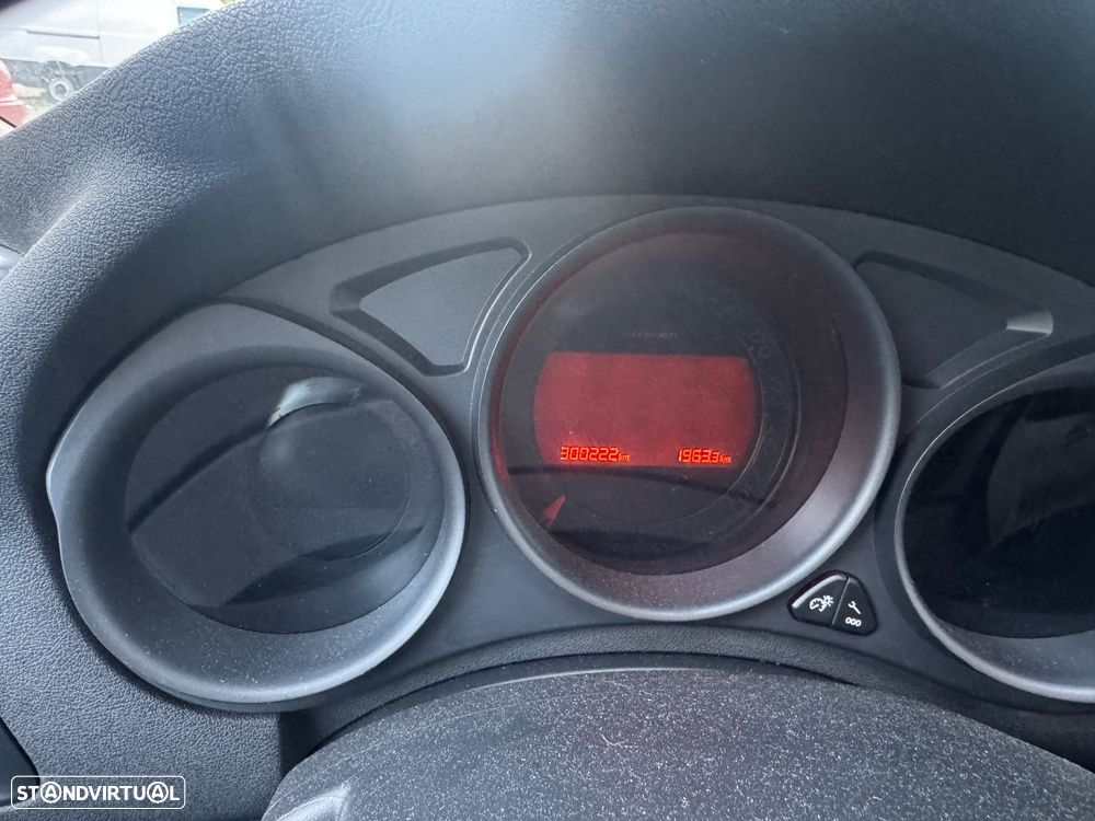 Citroën C4 1.6 HDi Attraction - 8