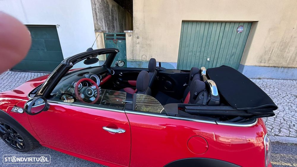 MINI Cabrio John Cooper Works - 9
