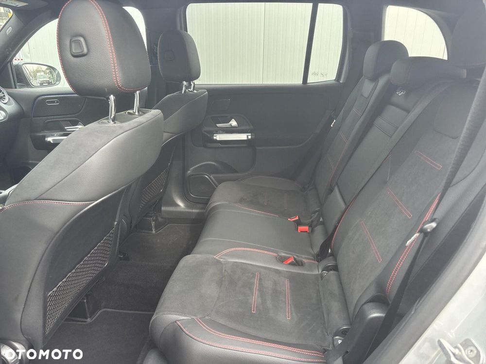 Mercedes-Benz GLB - 24