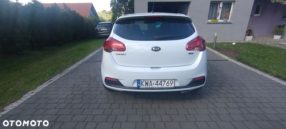 Kia Ceed - 16